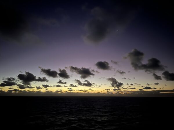 Weltreise 2024 – Tag 3 – auf dem Weg zur Osterinsel